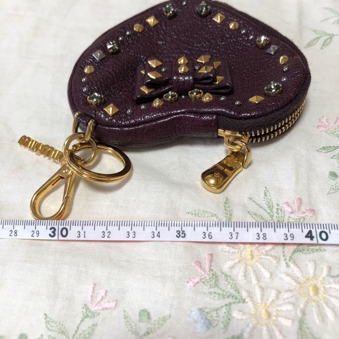 ミュウミュウ スタッズ付きハート型ケース　ビジュー　キーホルダー