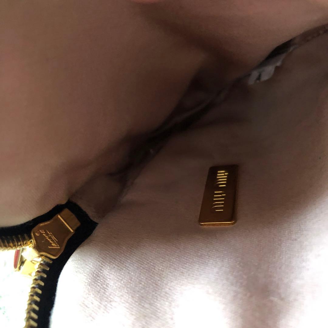 ミュウミュウ スタッズ付きハート型ケース　ビジュー　キーホルダー