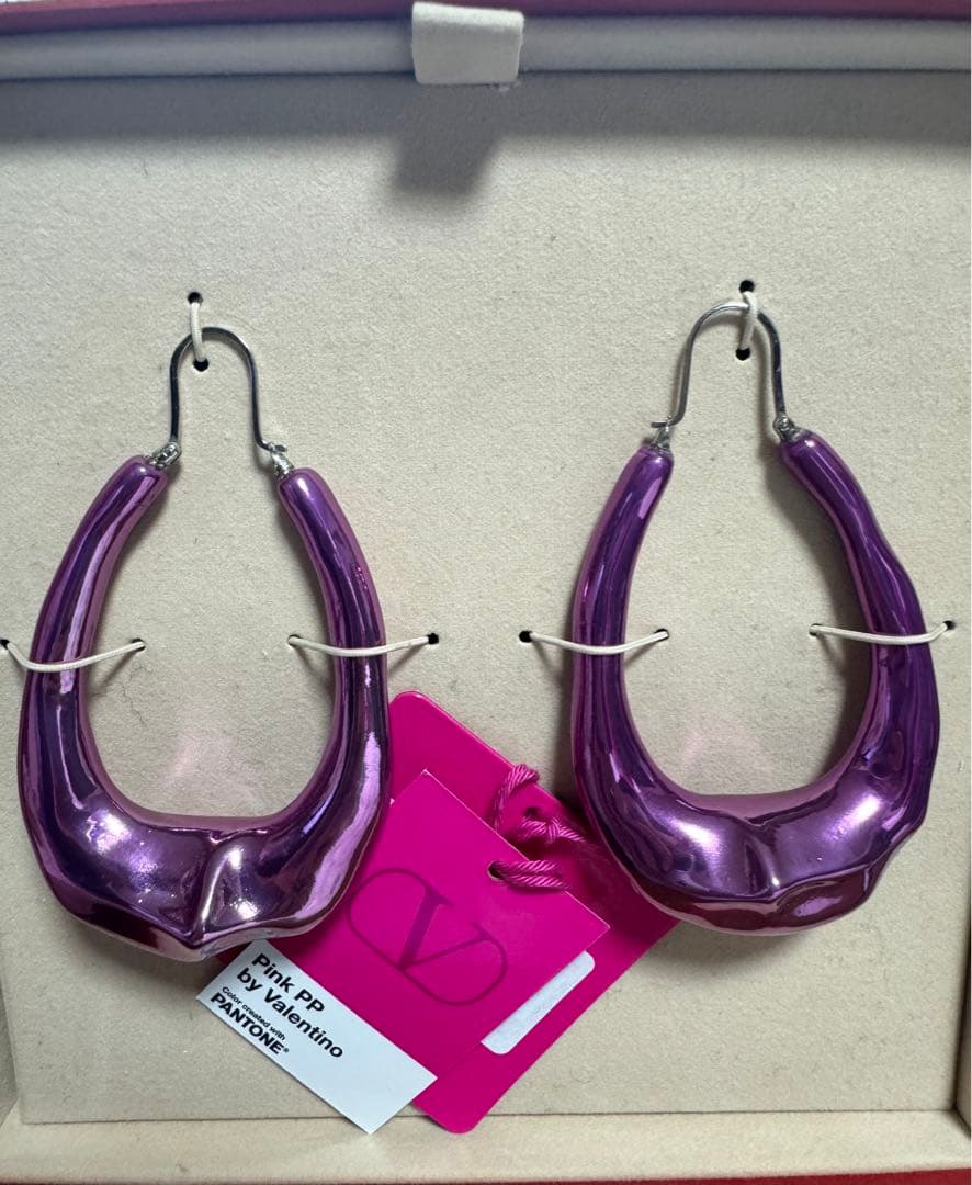 Valentino 22-23fw ピンクPP フープピアス