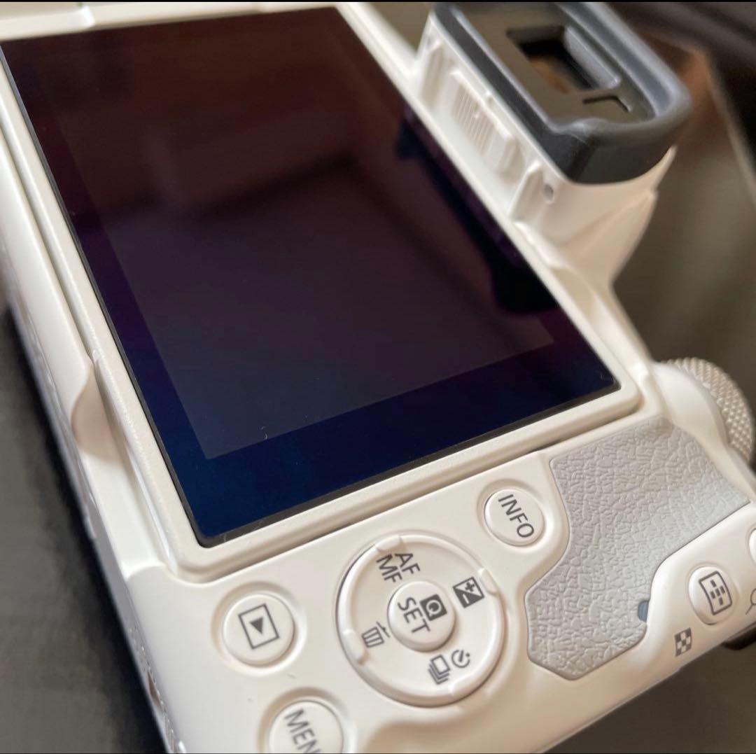 Canon EOS R50 ホワイト ダブルズームレンズキット