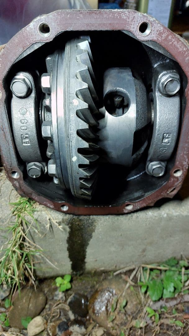 R200　37:9　4.1　デフ　ビスカス　5穴　ABS無し