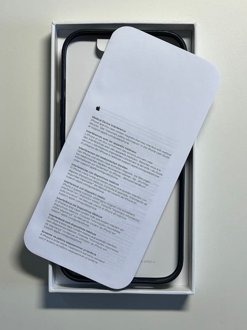 【新品】純正 iPhone 14 Pro レザーケース・インク①