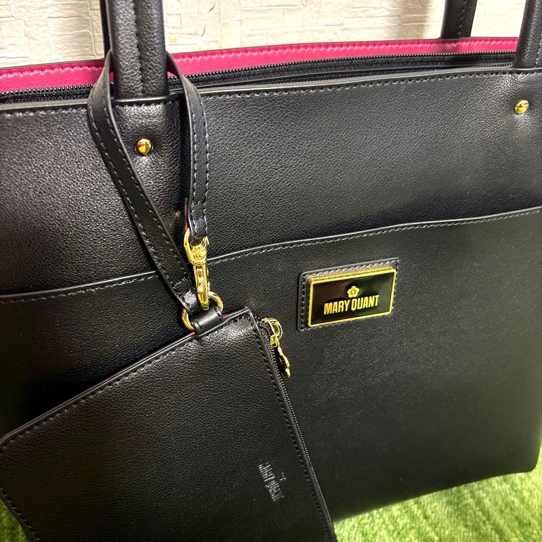 【送料込】MARYQUANTポーチ付トートバッグA4収納可通勤ビジネス黒×ピンク