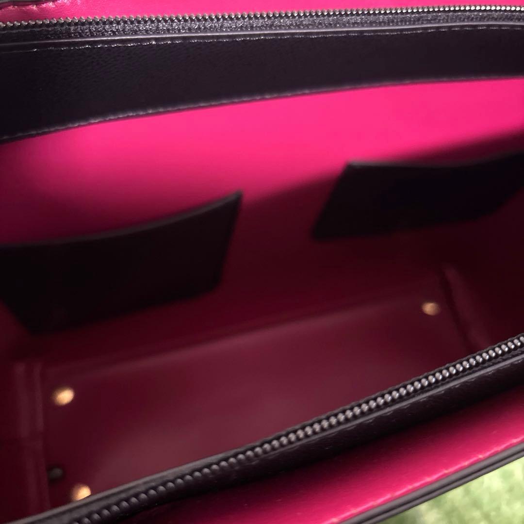 【送料込】MARYQUANTポーチ付トートバッグA4収納可通勤ビジネス黒×ピンク