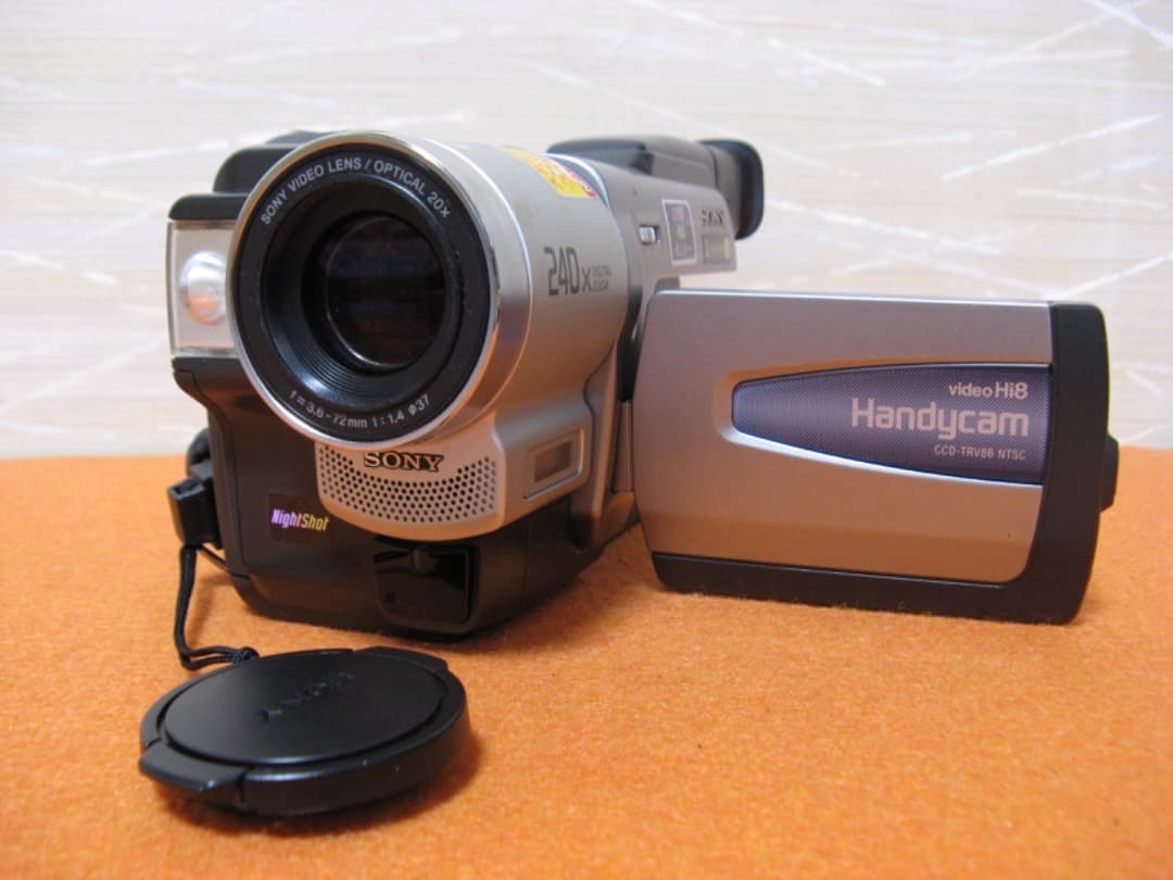 動作OK❗️☆SONYの液晶Hi8/8ミリビデオカメラ・CCD-TRV86