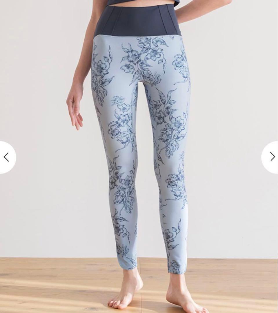 新品·未使用SUKALA アンティークプリントレギンス S スモークブルー