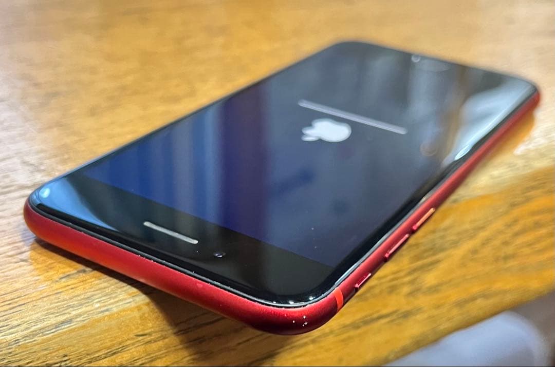 Apple iPhone SE (第2世代) 赤　良品　割れなし　バッテリ74%