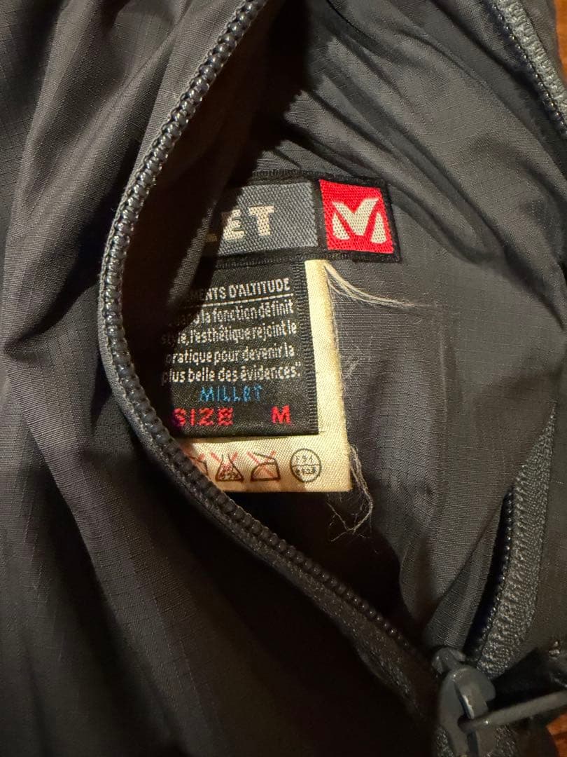 MILLET ミレー　ダウン　旧タグ　サイズM チャコールグレー　レッド