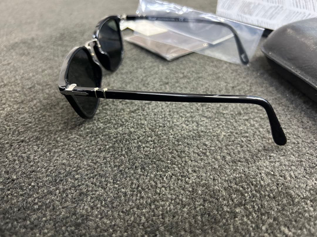 Persol ブラック サングラス ケース付き