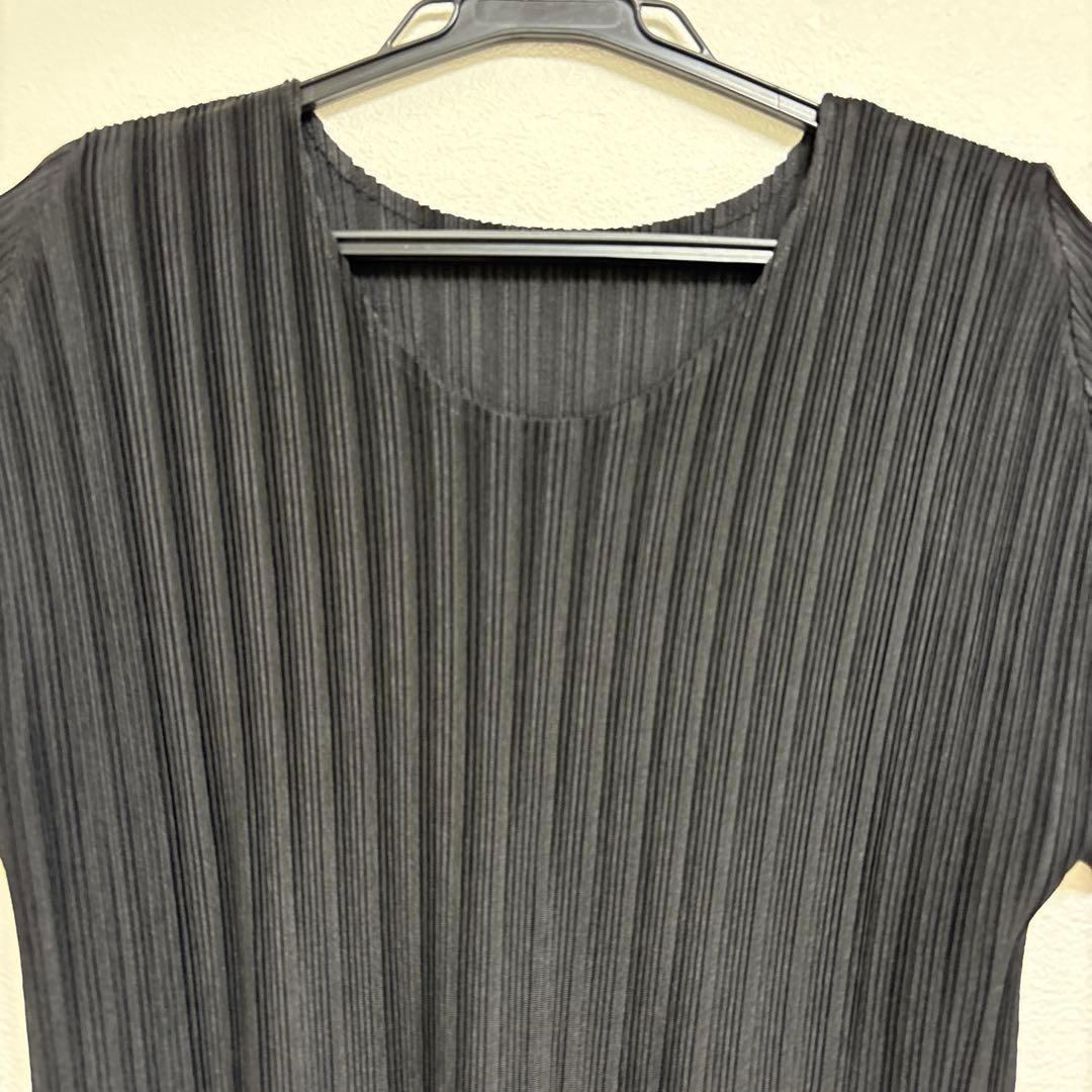 美品 イッセイミヤケ　プリーツ・プリーズ 黒 長袖カットソー