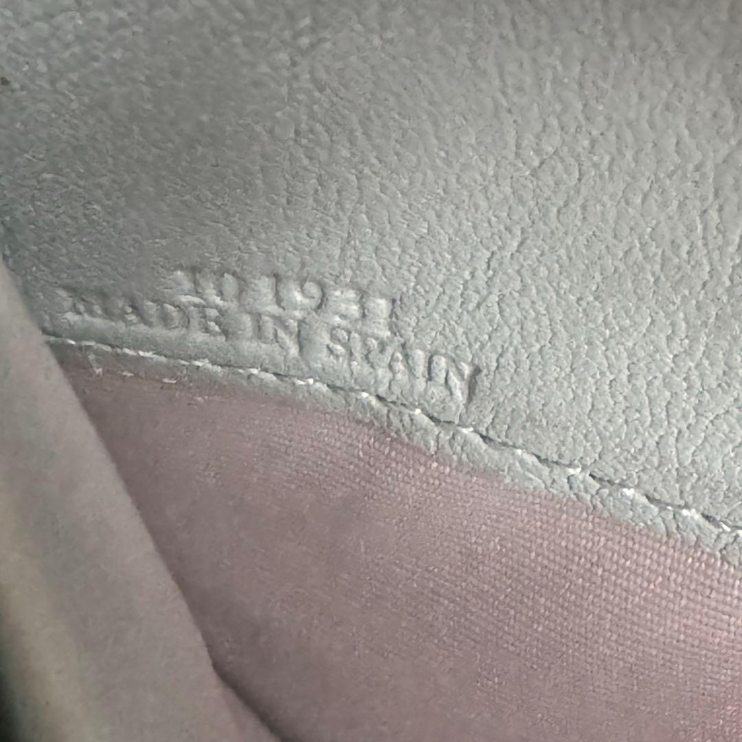 【限定価格】 210 LOEWE ロエベ 2つ折り長財布