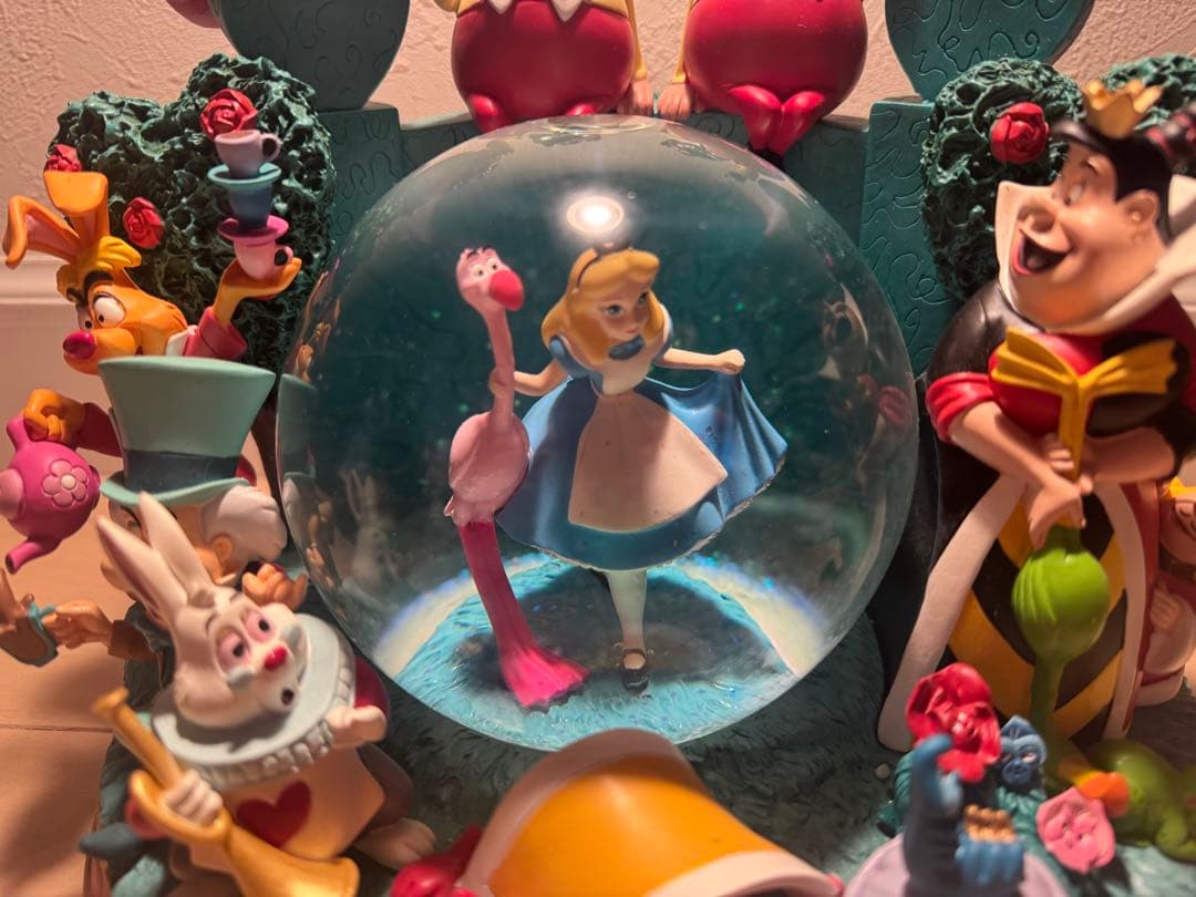 【レア★海外ディズニーストア購入品】不思議の国のアリススノードームスノーグローブ