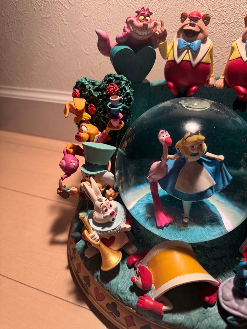 【レア★海外ディズニーストア購入品】不思議の国のアリススノードームスノーグローブ