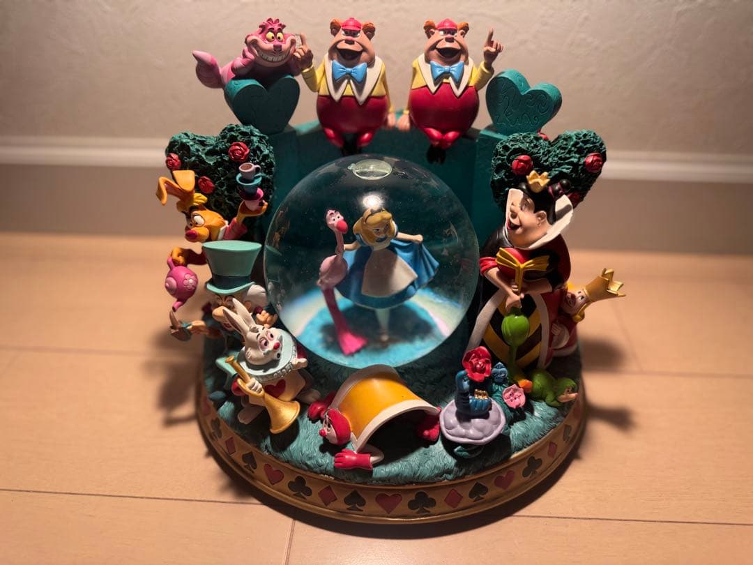 【レア★海外ディズニーストア購入品】不思議の国のアリススノードームスノーグローブ