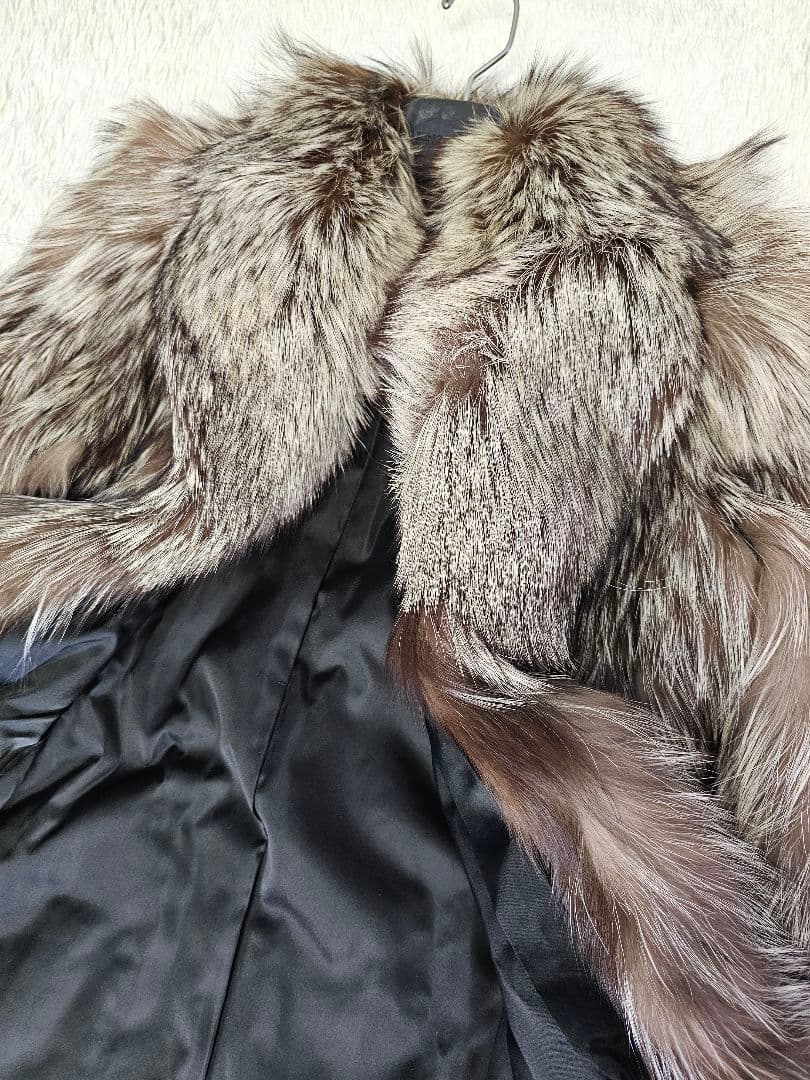 SAGA  毛皮フォックスファー　サガフォックス　セミロングコート