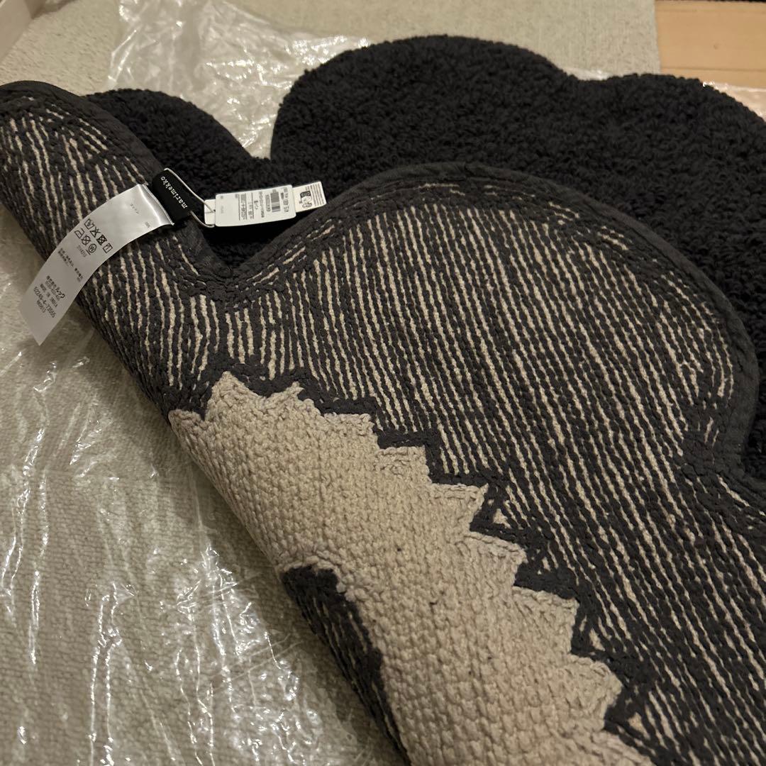 新品タグ付　マリメッコ　Unikko バスマット73x74cm 黒　チャコール