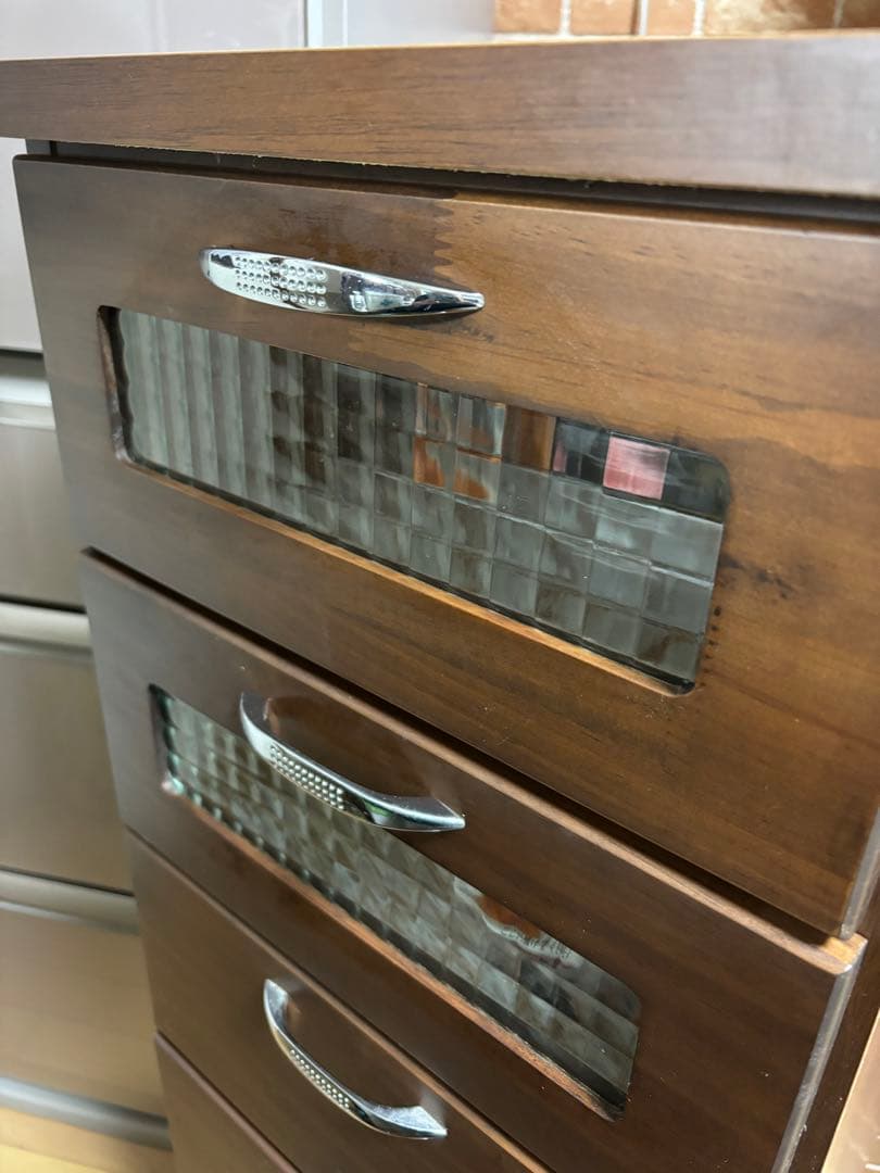 お値下げ中！！美品 チェッカーガラス　6段スリムチェスト