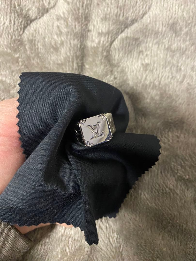 LOUIS VUITTON リング