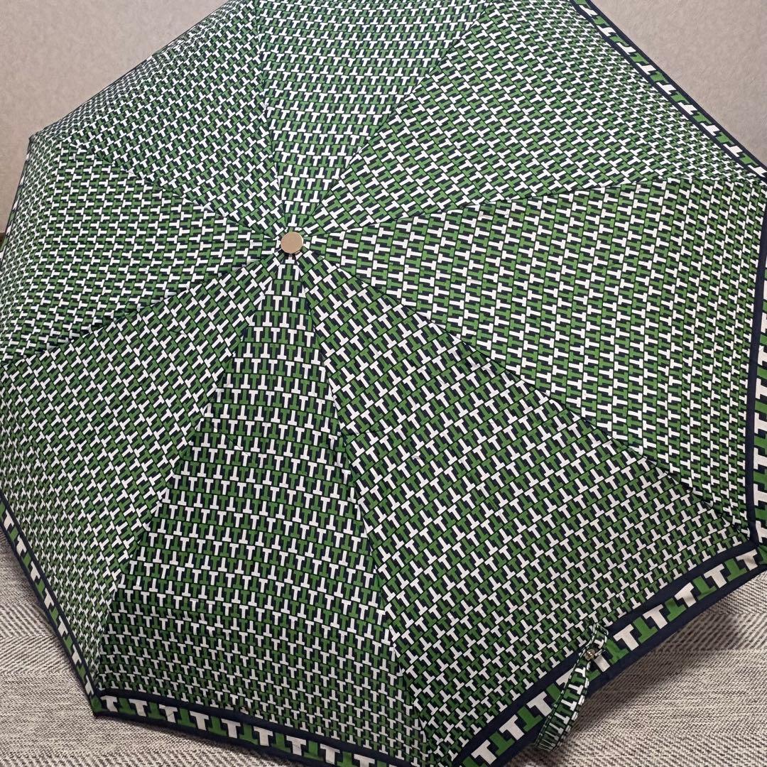 美品未使用　トリーバーチ　総柄晴雨兼用折りたたみ傘