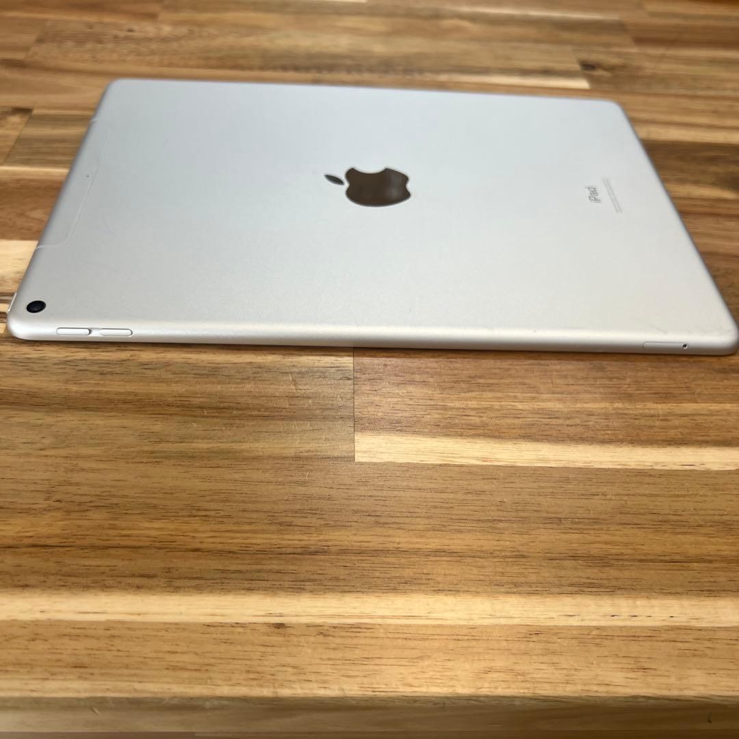 K1380 SIMフリー　iPad Air3 64GB