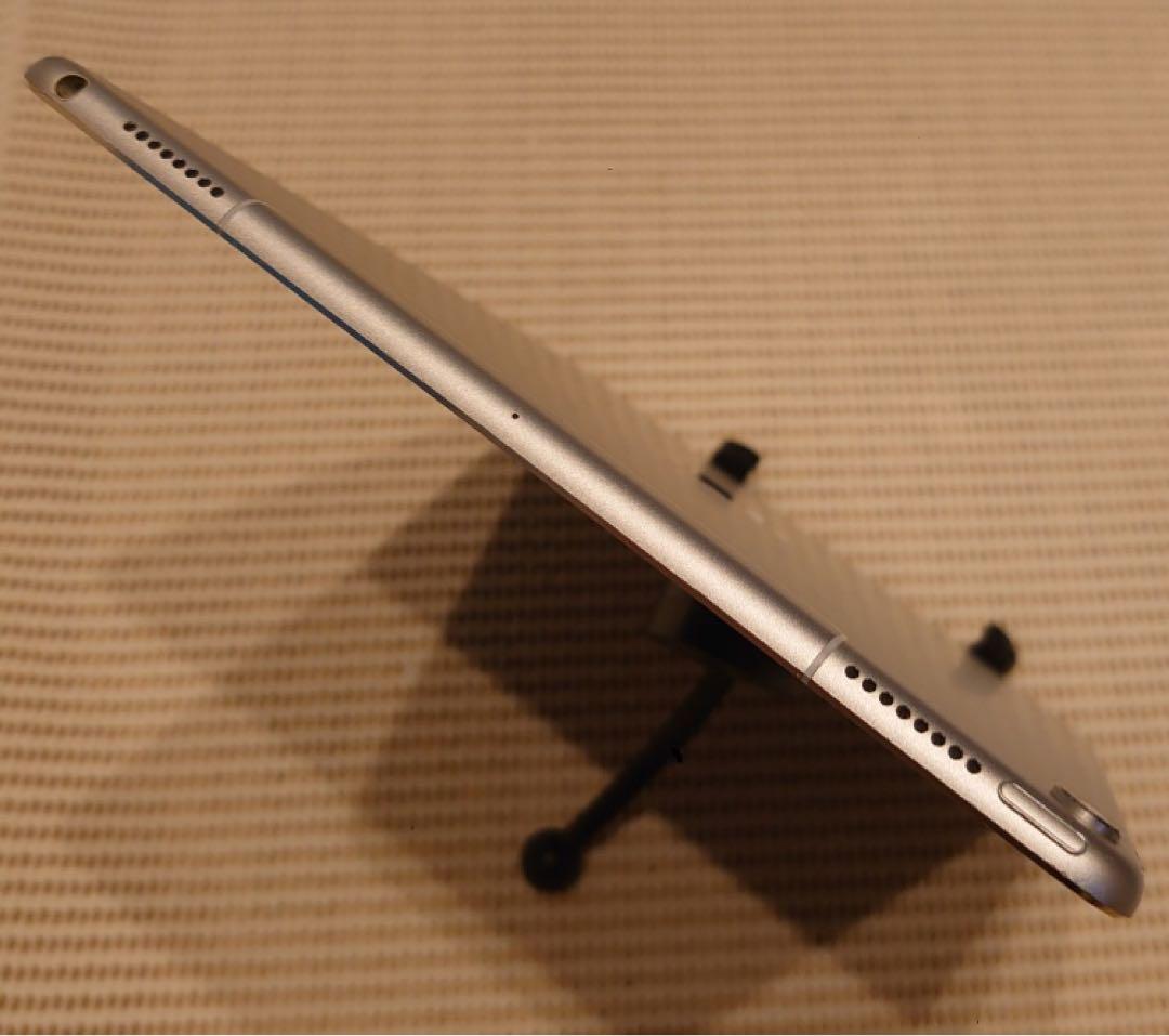 完動品SIMフリーiPad Pro第2世代10.5インチ本体256GB送料込