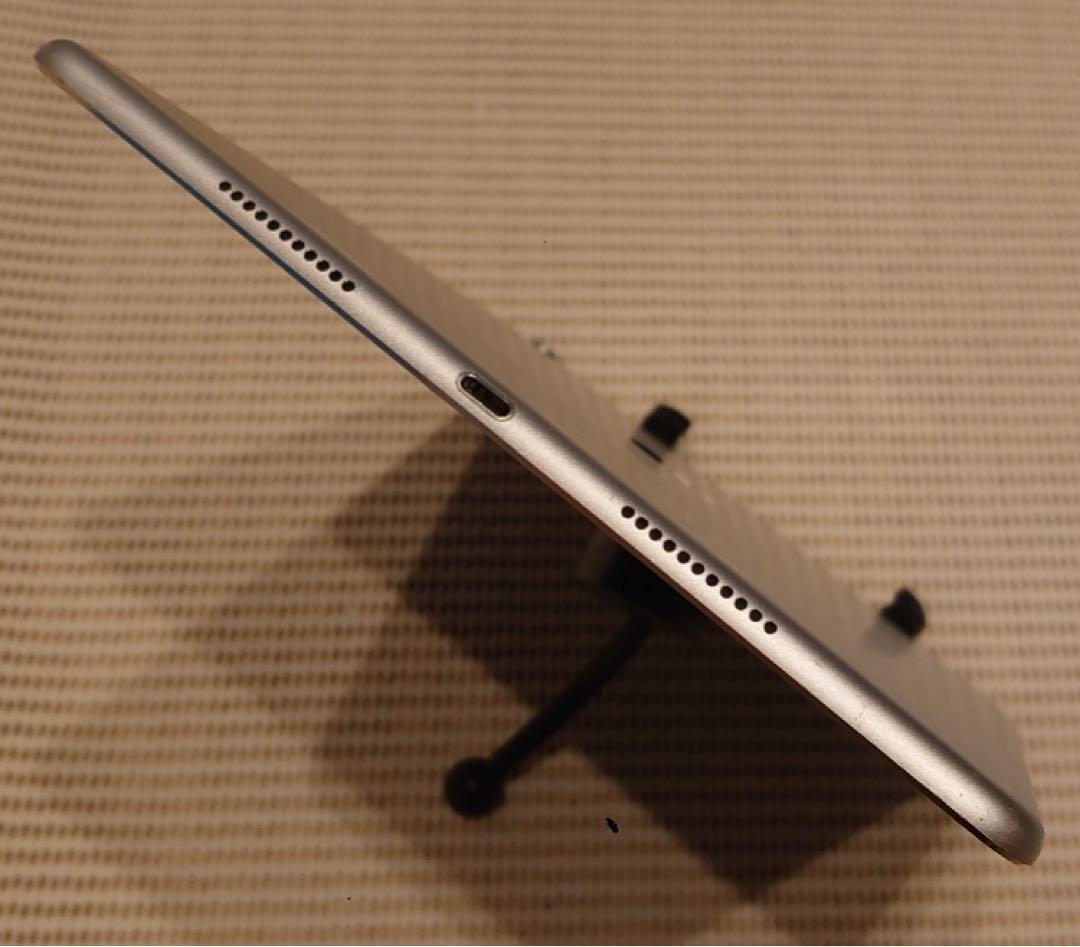 完動品SIMフリーiPad Pro第2世代10.5インチ本体256GB送料込