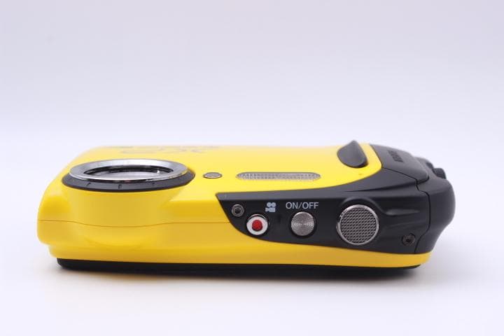 【美品】フジ FUJIFILM FinePix XP70 防水【動作確認済み】