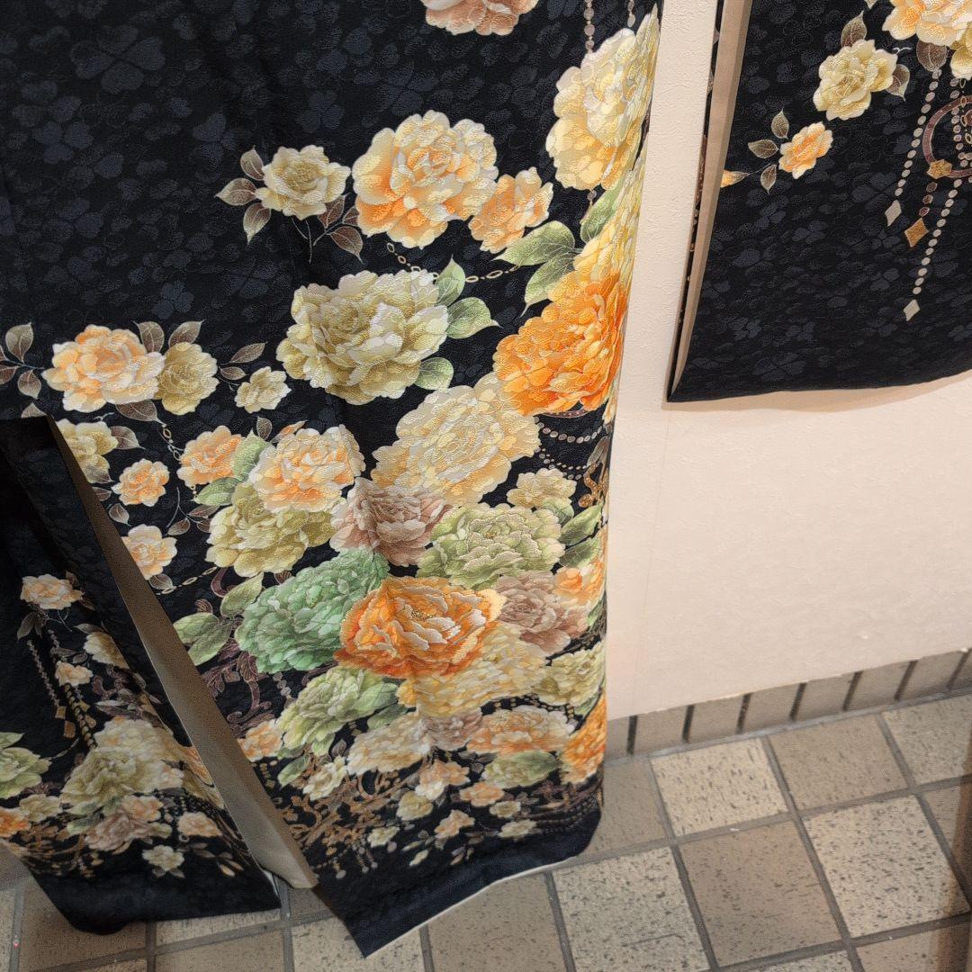 【現代柄】振袖 黒地 豪華な薔薇の花柄 Ｌ〜LＬサイズ１７０センチ