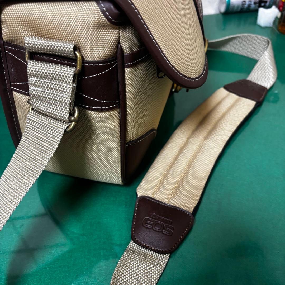 Canon キャノン　EOS Kiss 3 ケース　取扱説明書付