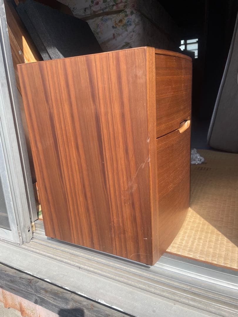 シモンズ　ナイトテーブル　サイドテーブル