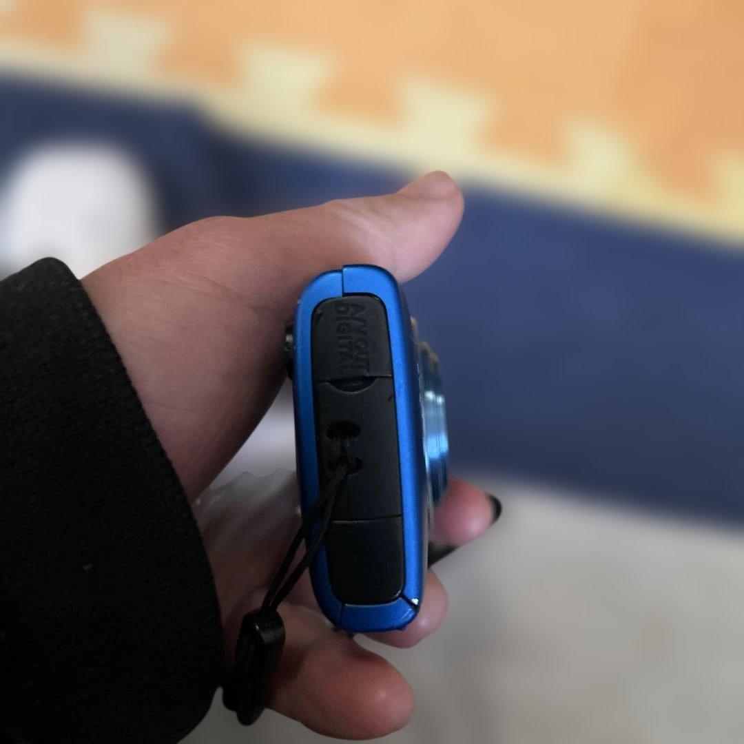 Canon IXY 90F 青 コンパクトデジタルカメラ ジャンク　本体のみ