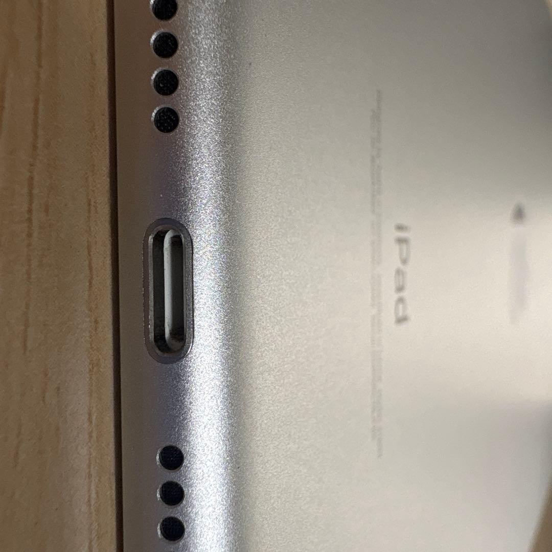 美品 Apple iPad 第6世代 32GB 83.7% Wi-Fi シルバー