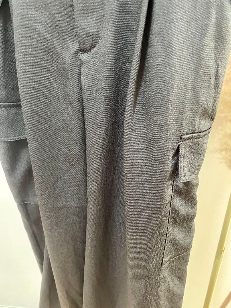 ストラ新品紙タグ付き⭐️洗える❗️泉里香着サテンカーゴパンツ2wayパンツ