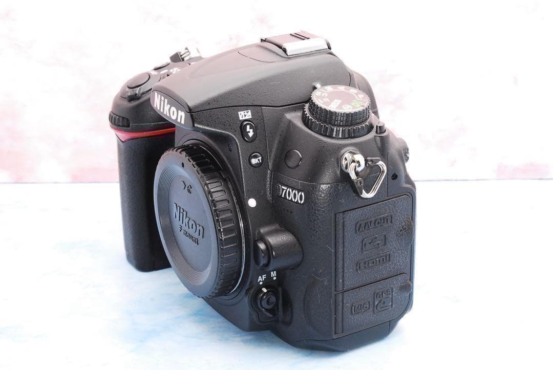 Nikon D7000★Wレンズ★一眼レフカメラ★人気機種★高速連写＆高画質