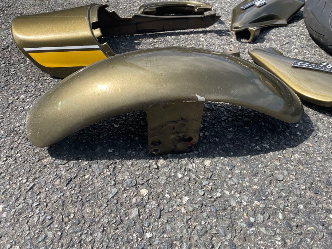 最終値下げ　ゼファー750 タイガー　外装