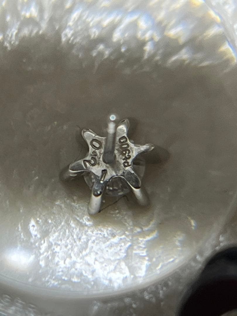 プラチナ900ダイヤモンドピアス　片耳の出品です0.21ct