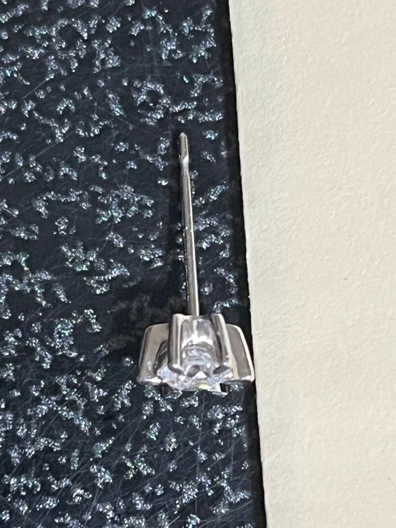 プラチナ900ダイヤモンドピアス　片耳の出品です0.21ct