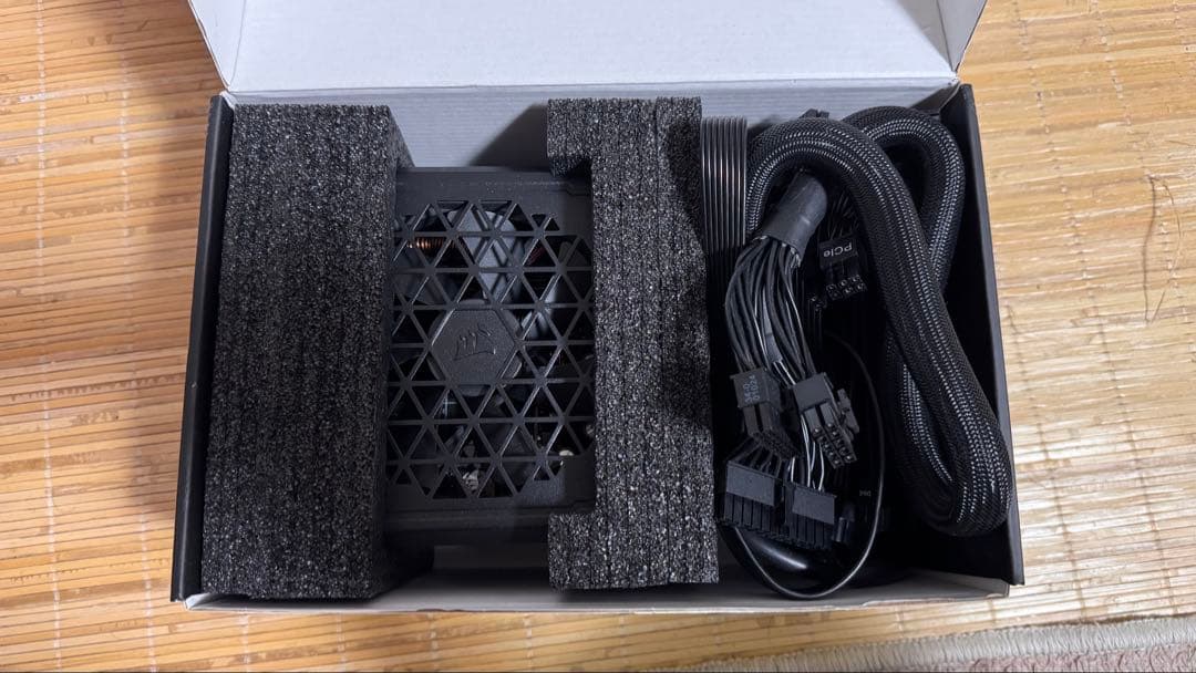 Corsair RM750e 完全モジュラー電源ユニット