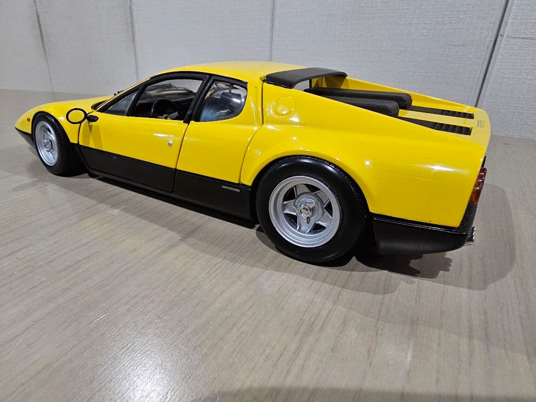 京商 1/18　FERRARI　365GT4/BB