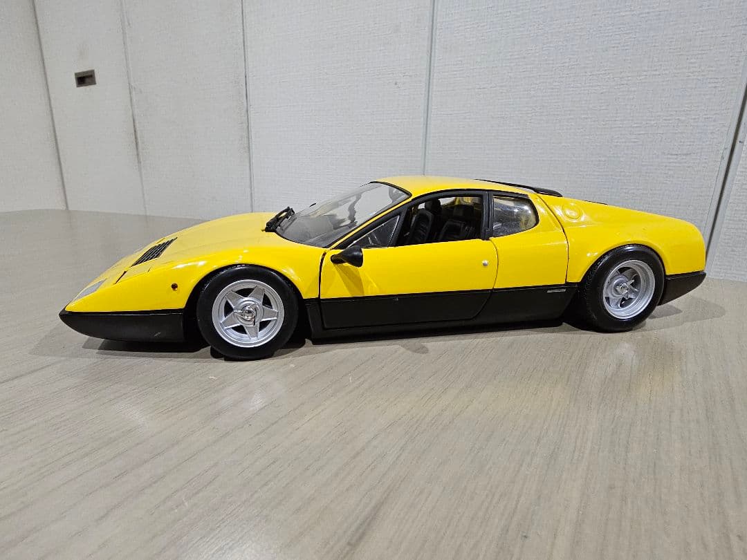 京商 1/18　FERRARI　365GT4/BB