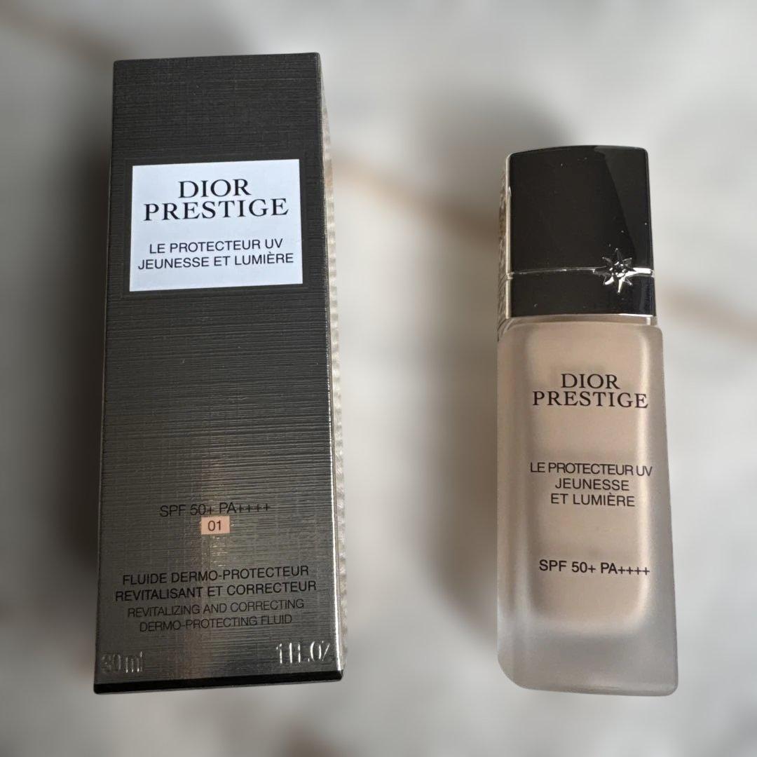 DiorPrestigeホワイトルプロテクターUVルミエールBB01
