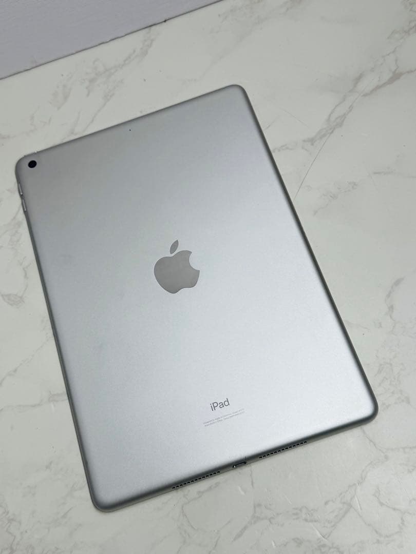 Apple iPad 第8世代 32GB Wi-Fiモデル MYLA2J/A