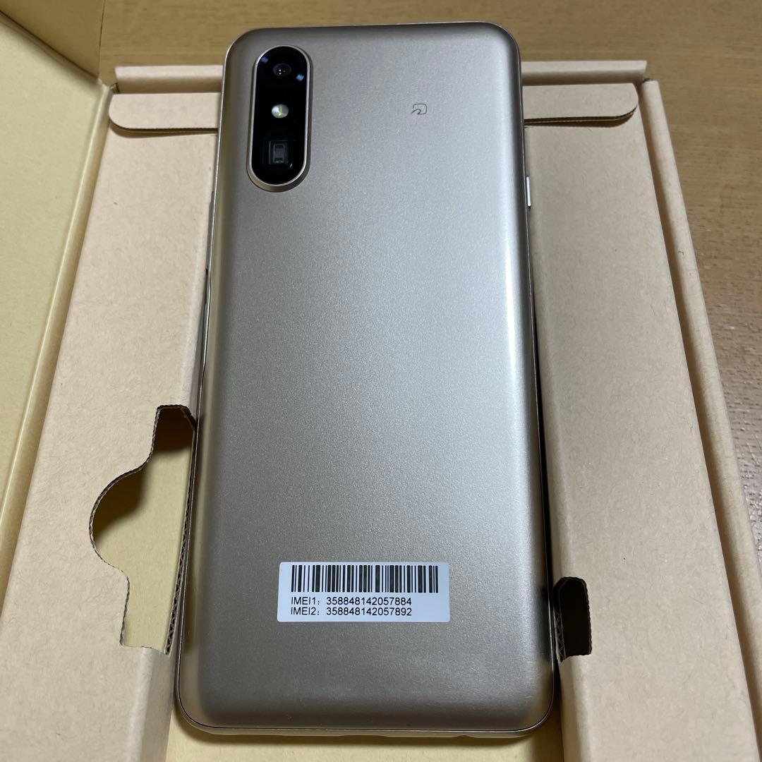 新品未使用♪らくらくスマートフォン Lite ゴールド 本体