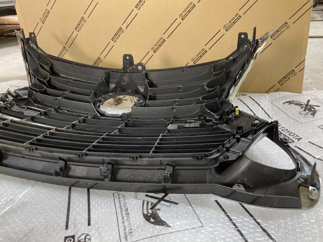 レクサスGS 10系後期 バージョンL フロントグリル