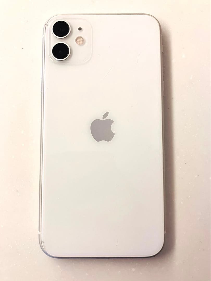 Apple iPhone 11 128GB ホワイト［画面割れ］