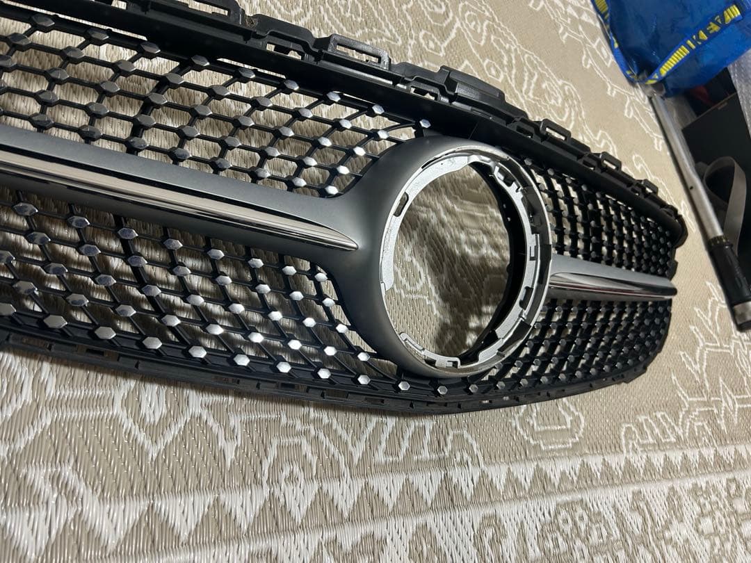 メルセデス・ベンツ w205 後期　純正ダイヤモンドグリル
