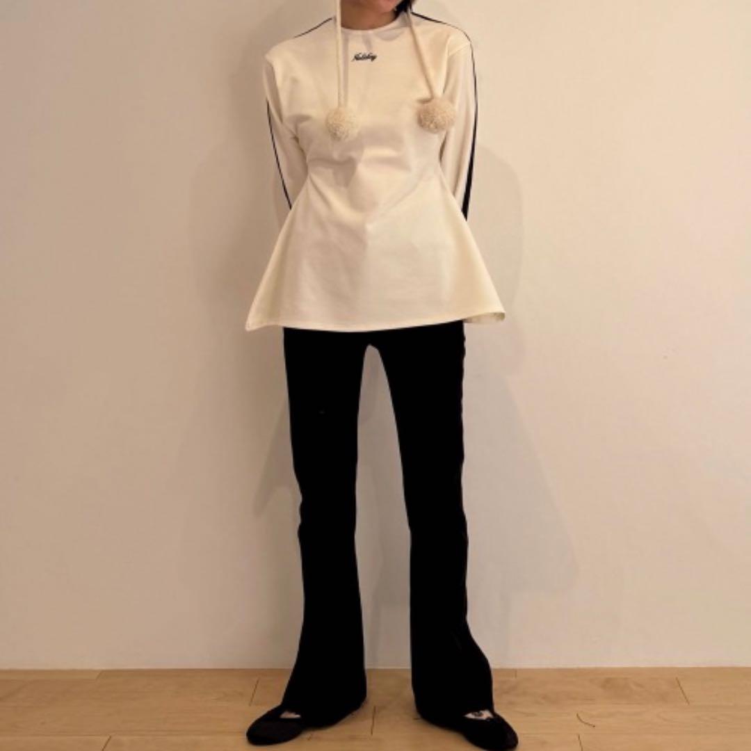 極美品 HOLIDAY ホリデイ LINE FLARE WARM TOPS 白