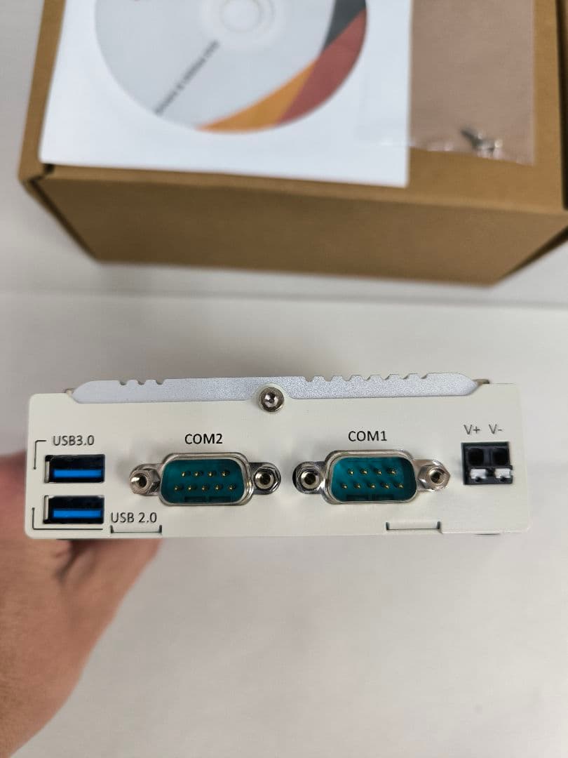 未使用 NEOUSYS POC-120 小型PC ファンレス 産業用