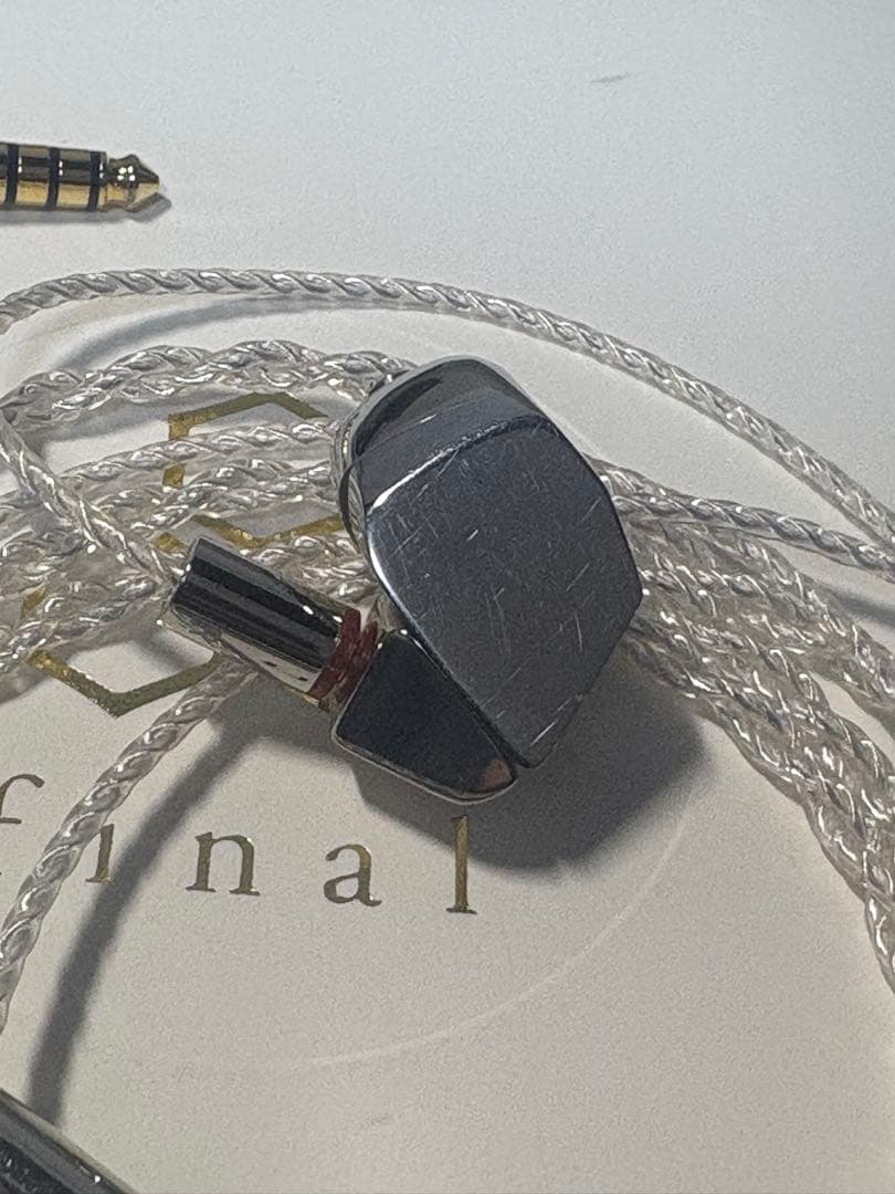 final A8000 純正ケーブル2種つき