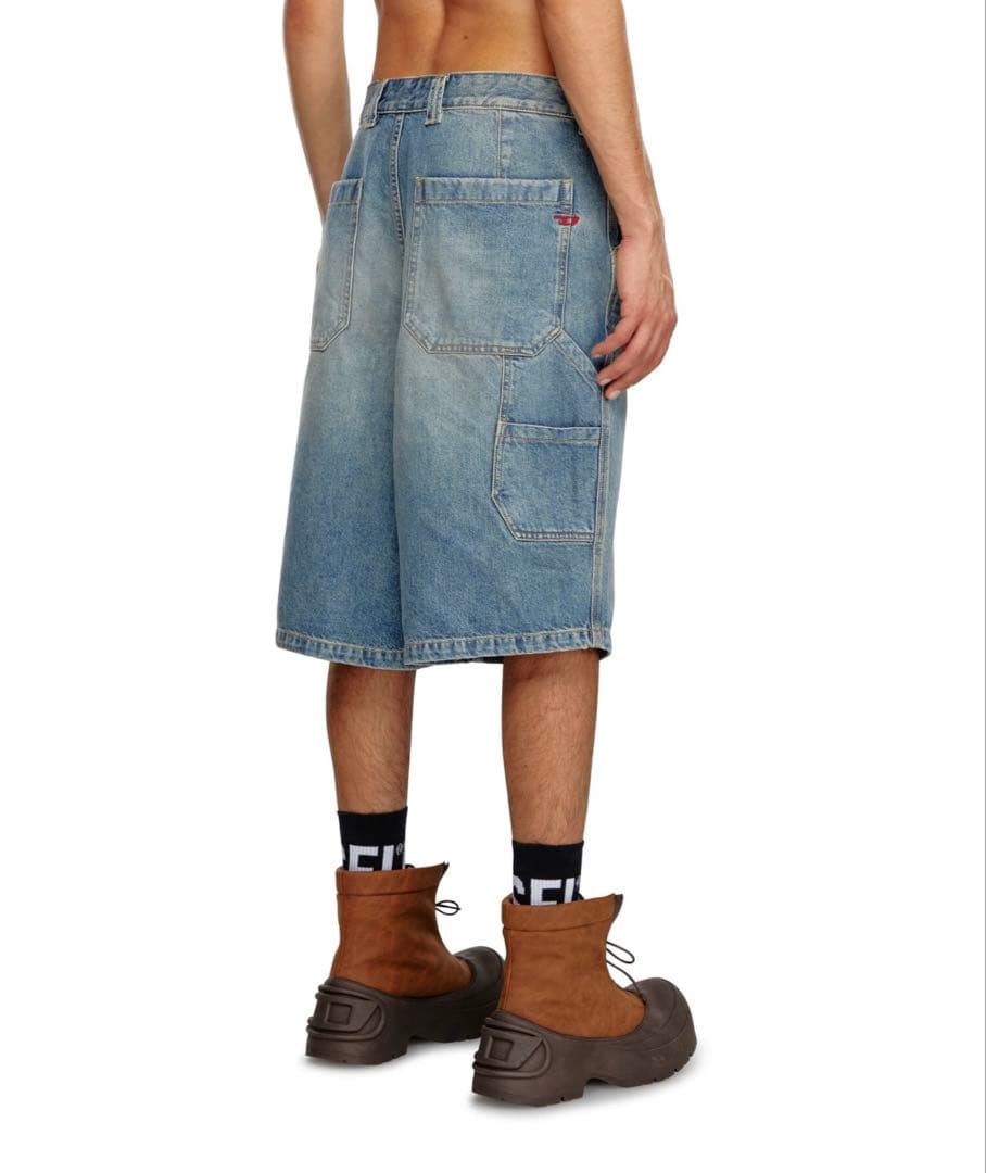 DIESEL 「D-LIVERY-SHORT」 メンズ ショートパンツ デニム